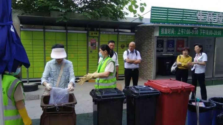 China promove classificação de lixo em principais cidades