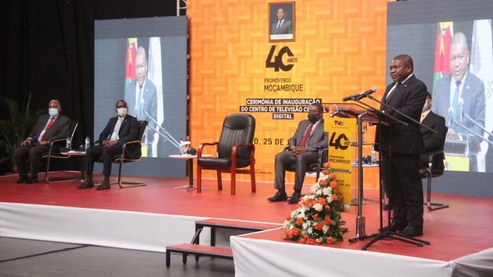 Presidente moçambicano inaugura centro digital da televisão pública