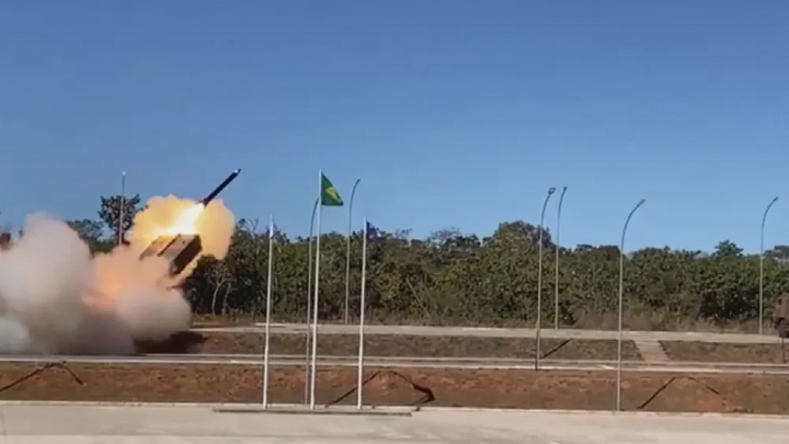 Brasil faz testes com sucesso de mísseis de tecnologia 100% brasileira