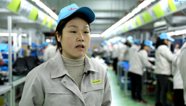Shan Haitao, angajată a unei fabrici de scaune pentru copii în automobile din cadrul Grupului Goodbaby spune cum a lucrat din 13 februarie după izbucnirea pandemiei