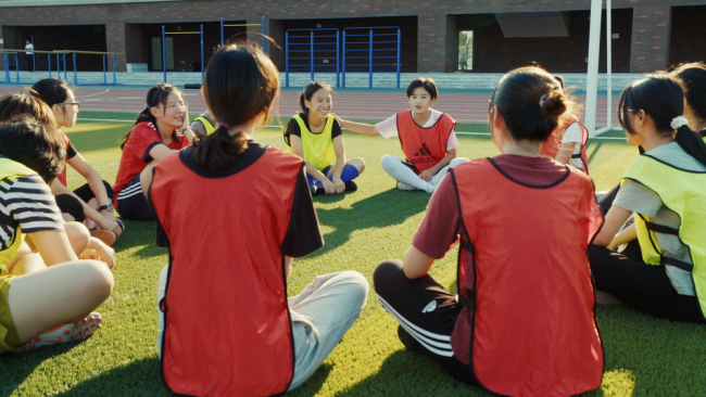 Pubu Džima: Da što više devojaka oseti čari fudbala