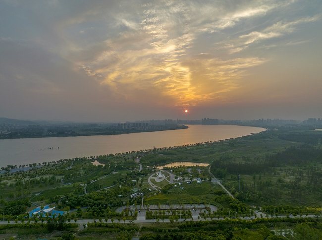Zalazak sunca u gradu Sijangjangu