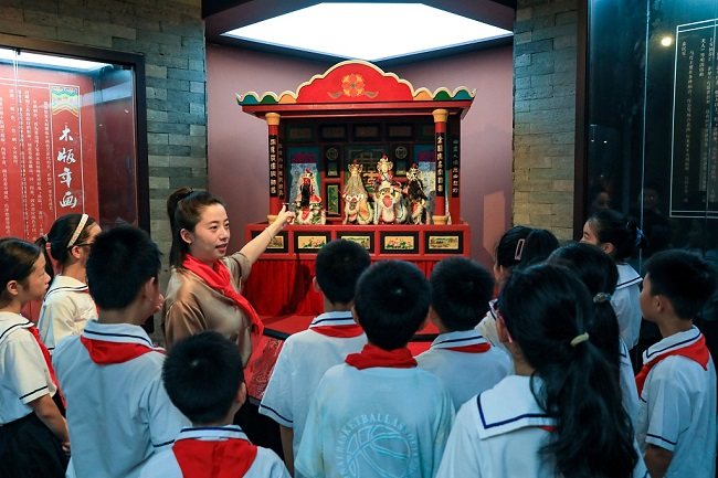 Učenici posetili muzej kulturne baštine u Hudžouu