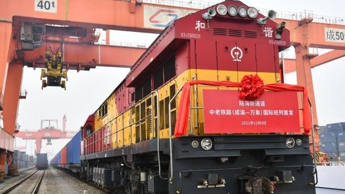 حرکت نخستین قطار باری بین‌المللی راه آهن چین-لائوسا
