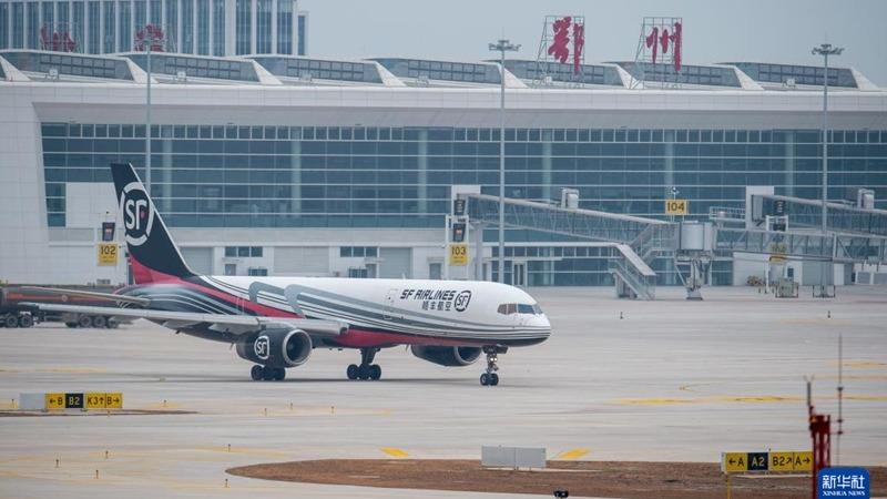 اولین فرودگاه   باری چین آزمایش اولین پرواز هواپیمای باری را پشت سر گذاشت