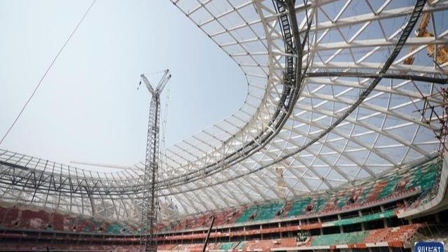 एशिया कप फुटबल खेलका लागि पैचिङ श्रमिक खेलमैदान पुनर्निर्माण हुँदै