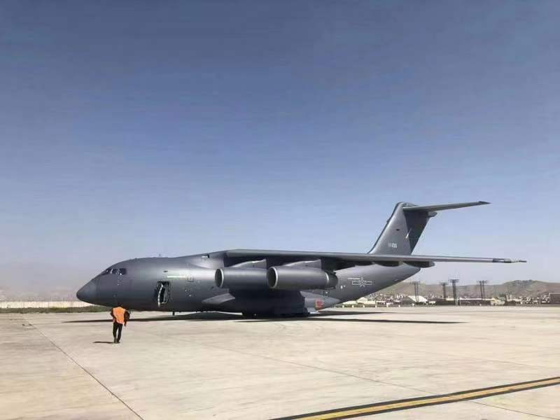 تضاد کامل میان هواپیماهای نظامی چین و آمریکا در فرودگاه کابلا