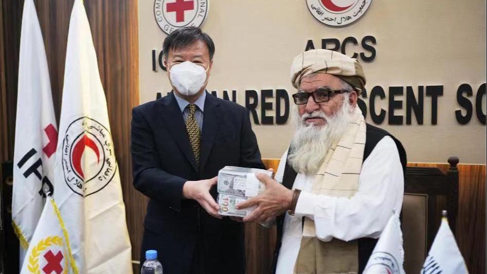 اهدای لوازم امدادی صلیب سرخ چین به جمعیت هلال احمر افغانستانا