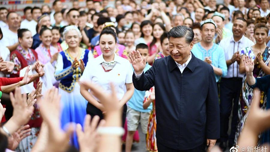 بازدید رهبر چین از مجتمع مسکونی «گو یوان شیانگ» در شهر اورومچیا