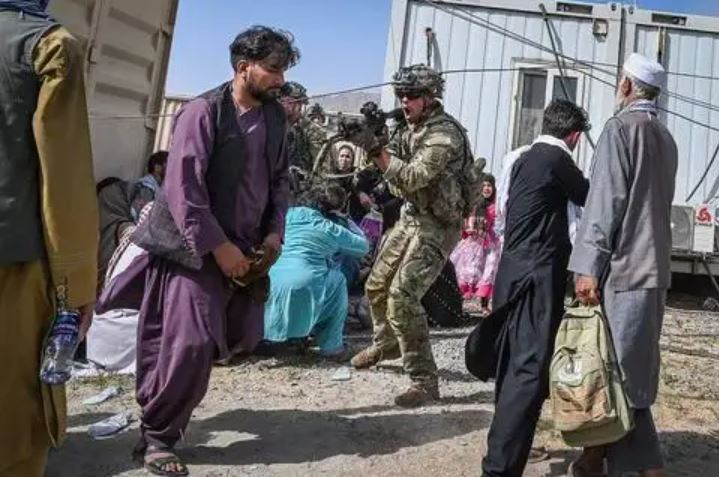 مخالفت دولت موقت افغانستان با تحقیقات دیوان کیفری بین‌المللی در مورد جنایات جنگی این کشورا