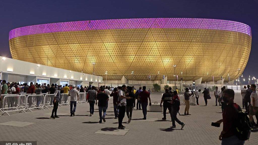 قطر در جام جهانی برای هواداران آبجو  سرو می کندا