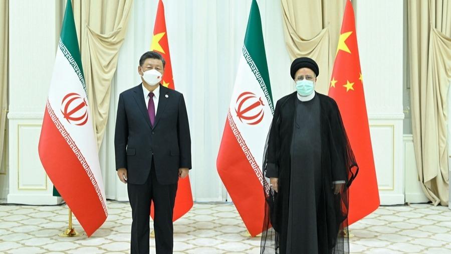 Spotkanie Xi Jinpinga z prezydentem Iranu