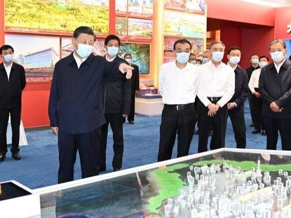 Xi Jinping Kunjungi Pameran “Berjuang Maju Terus Pada Era Baru”