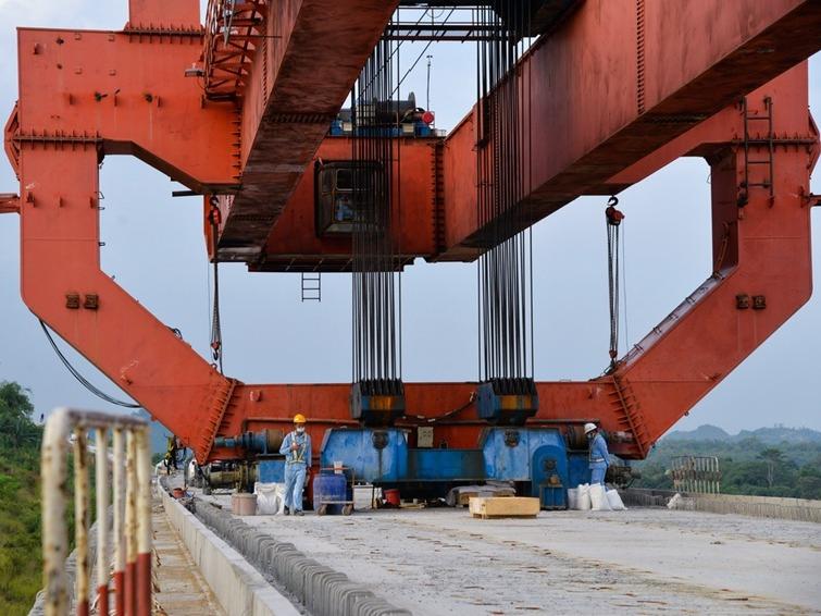 ジャカルタ―バンドン高速鉄道の箱桁設置が全線で完了　軌道敷設の準備整う