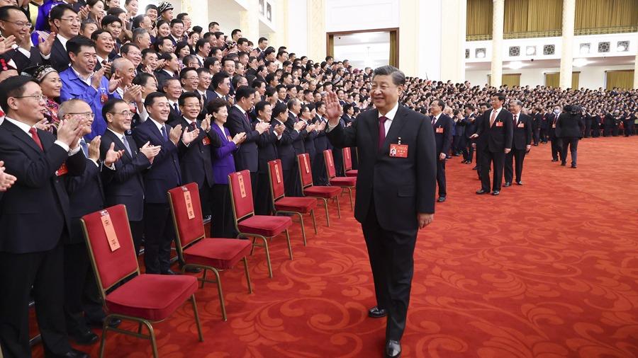 Xi Jinping da sauran jagorori sun gana da wakilai wadanda suka halarci taron wakilan JKS karo na 20