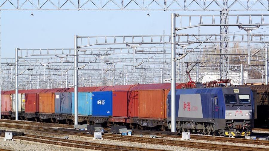 تثبیت زنجیره تامین بین‌المللی با پیشرفت سریع خدمات قطارهای باری چین-اروپاا