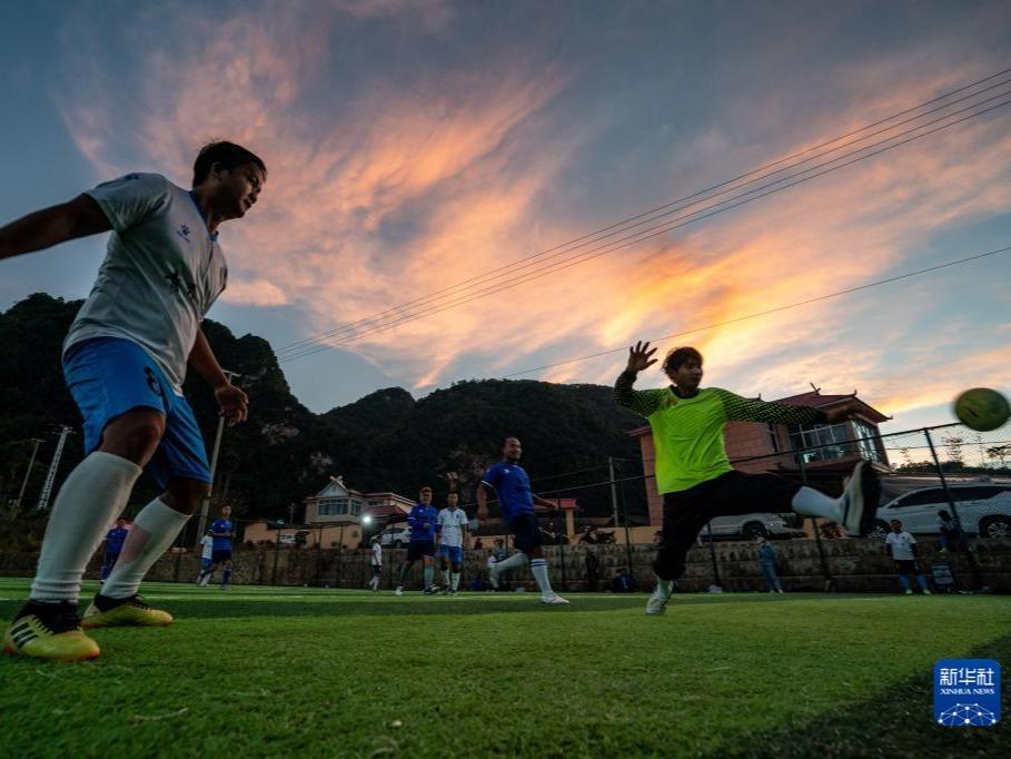 Pasukan Bola Sepak dari Kampung Yunnan