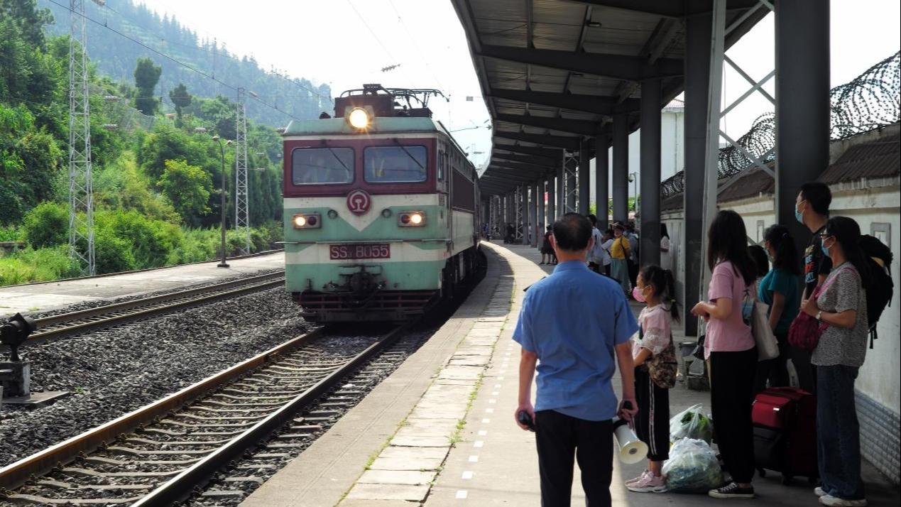 हाइस्पिड रेलको युगमा चीनका सुस्तगतिका रेलहरू