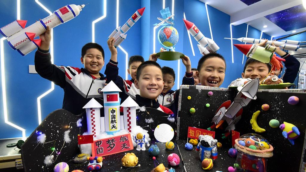 برگزاری فعالیت های آموزش علوم در روز ملی هوا- فضا در چینا