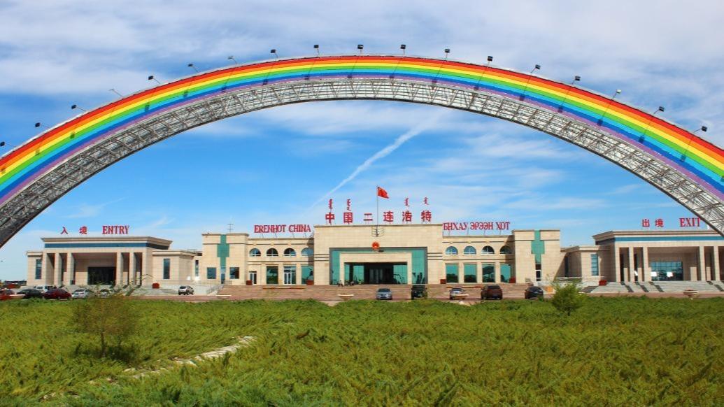 ثبت رکورد در ارزش واردات و صادرات در بندر شمالی چینا