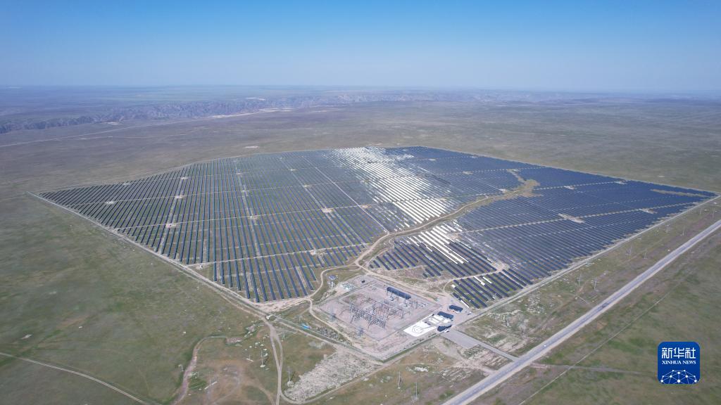 نیروگاه خورشیدی 100 مگاواتی قزاقستان