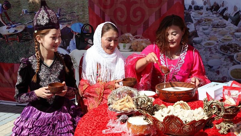 سنت پذیرایی قوم قزاق در منطقه شین جیانگ چینا