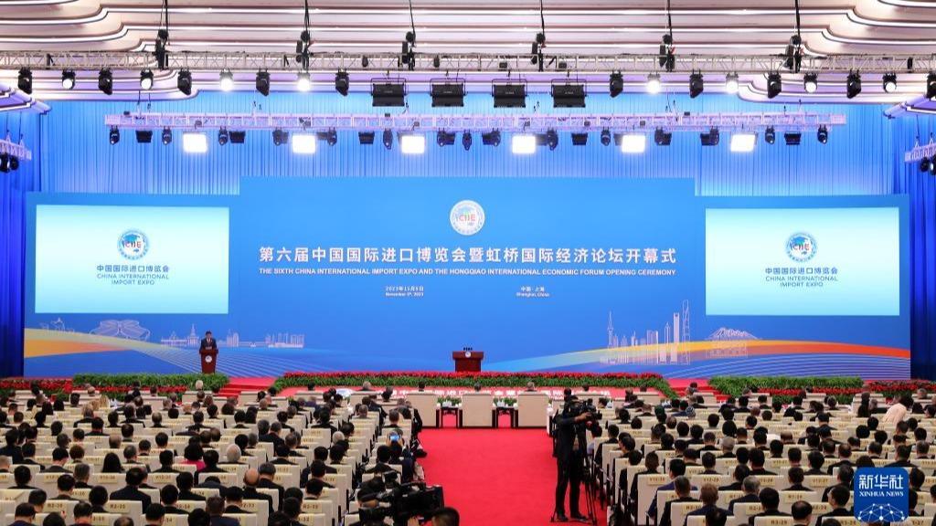 افتتاح ششمین «نمایشگاه بین‌المللی واردات چین/نخست وزیر چین سخنرانی کردا