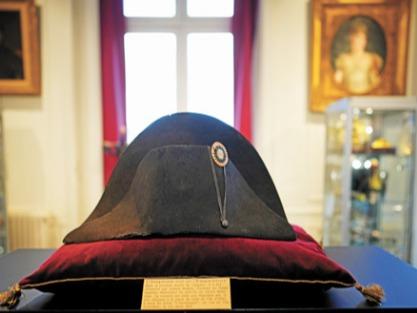 ナポレオンの帽子　3億円で落札