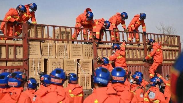 عملیات امداد و نجات زمین لرزه 6.2 ریشتری در جی شی‌شان گان‌سو تقریبا به پایان رسیدا
