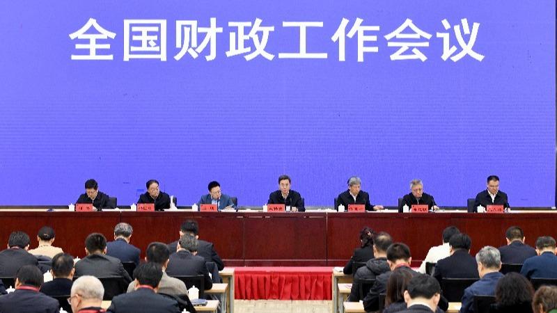 وزیر امور دارایی: چین در سال آینده سیاست مالی پویای خود را به طور متناسب تقویت می‌کندا