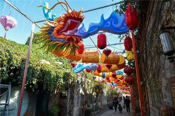 تزئینات سال نوی میلادی در شهر نان جینگ