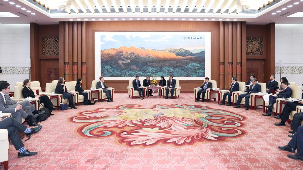 دیدار معاون نخست وزیر چین با هیات نمایندگی آمریکا در کارگروه مالی چین و ایالات متحدها