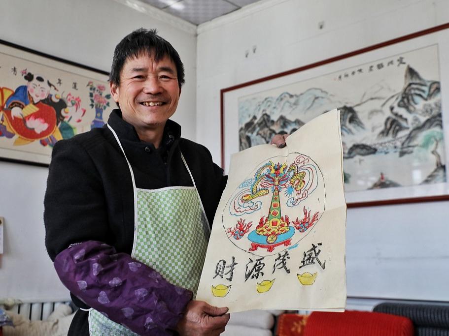Lukisan Cetakan Kayu Tahun Baharu Cina dengan Unsur Naga Dapat Sambutan