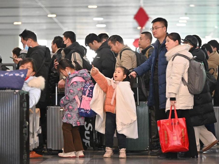 Stesen Keretapi di Beijing Sambut Tempoh Puncak Aliran Penumpang