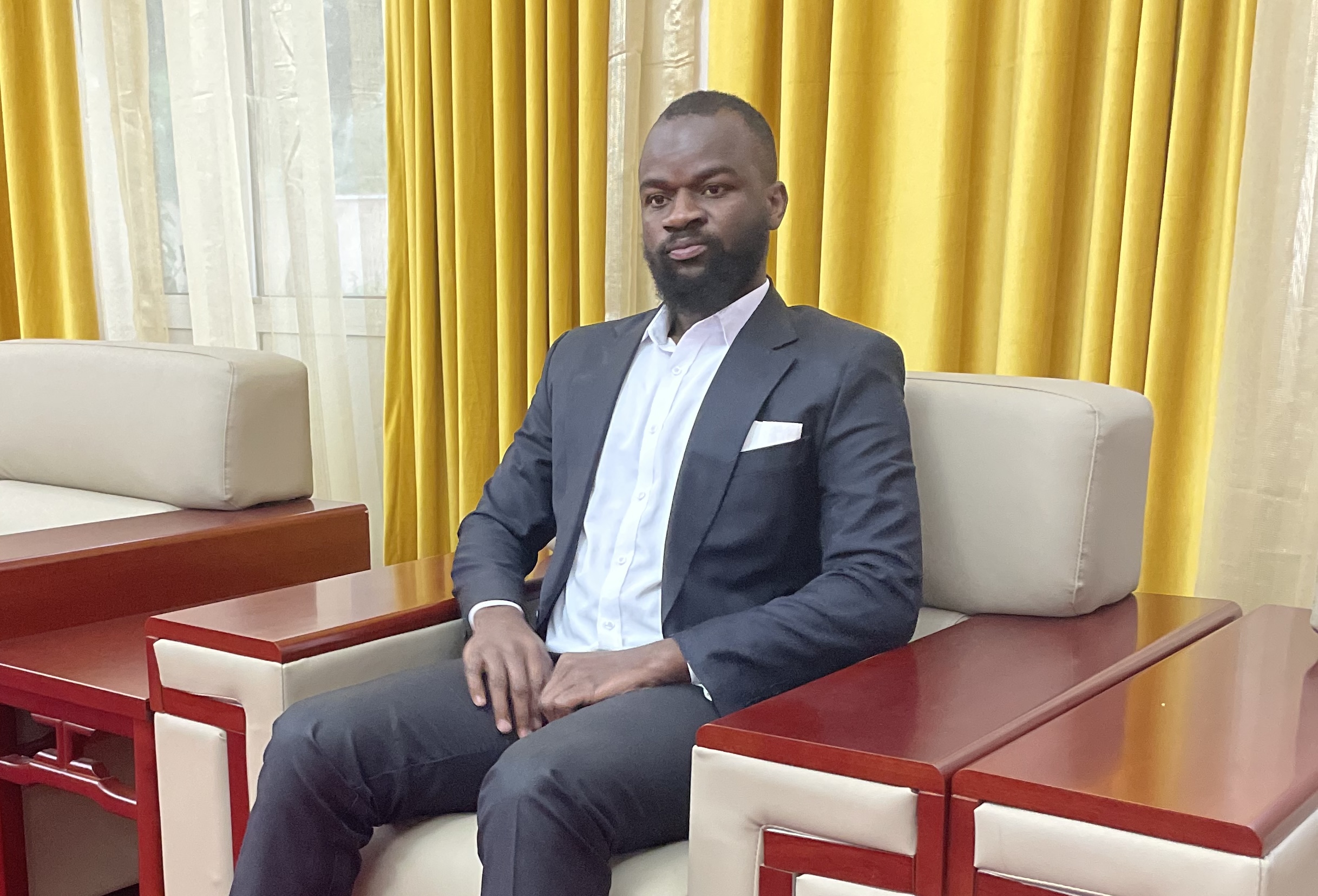 « La Chine est un pays accueillant qui s’ouvre à tout le monde », raconte Ridel Mboussa, étudiant congolais en master
