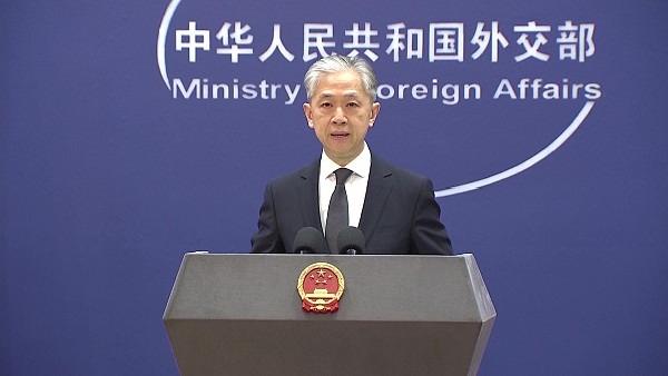 واکنش چین به ادعای آمریکا در مورد اعمال محدودیت بر ویزای مقامات هنگ کنگا