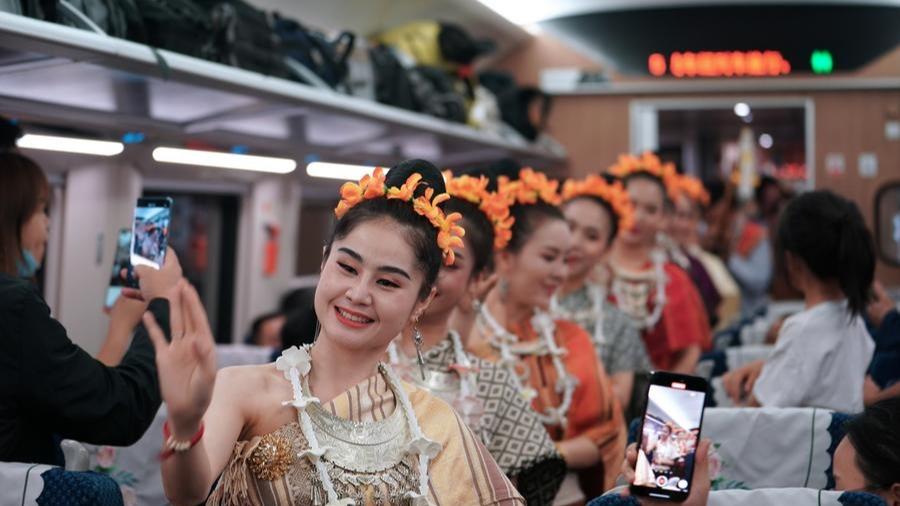 انجام بیش از 180 هزار سفر مسافری فرامرزی توسط راه آهن چین-لائوسا