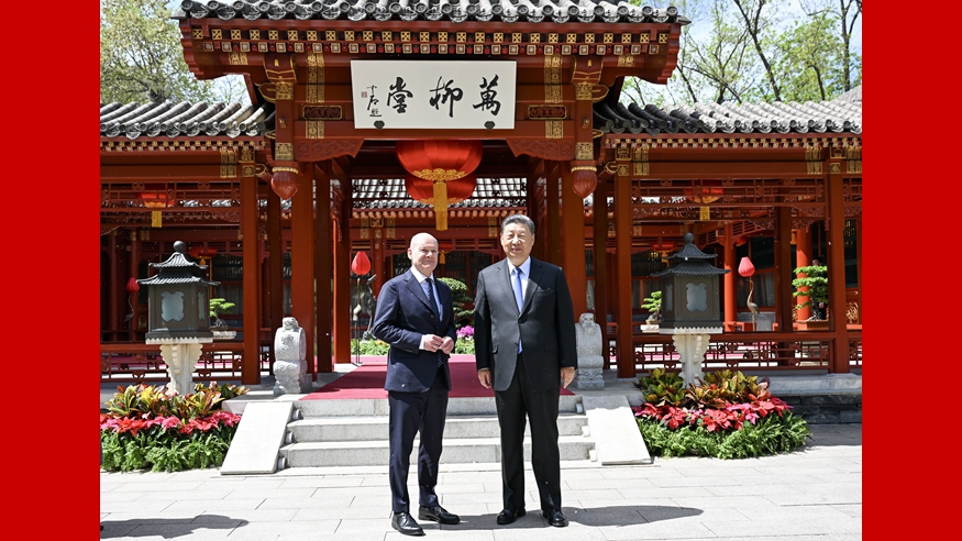 Xi Jinping spotkał się z kanclerzem Niemiec Olafem Scholzem