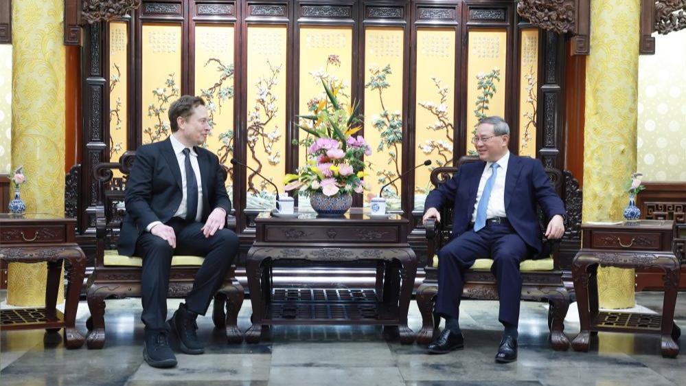 دیدار نخست وزیر چین با مدیر عامل تسلاا