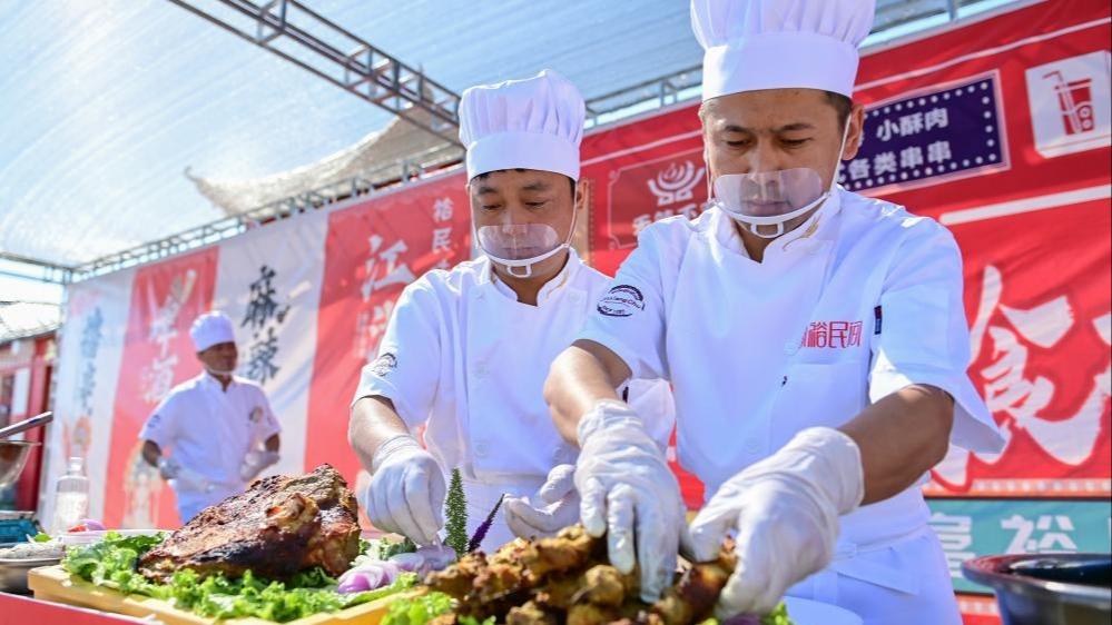 برگزاری مسابقه‌ای لذیذ در شین‌ جیانگ
