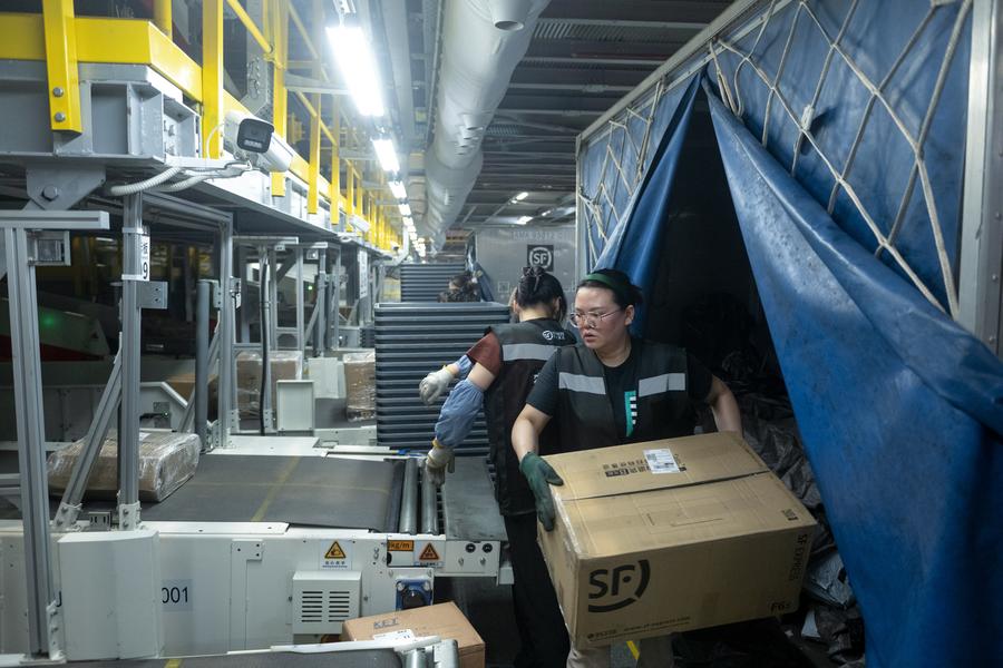 جابجایی 2.654 میلیارد بسته توسط بخش تحویل سریع چین طی تعطیلات «عید قایق اژدها»ا