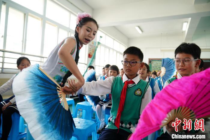 Opera Yunnan Dipopularkan di Sekolah