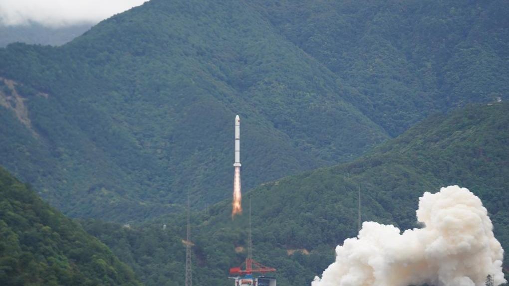 Chinesisch-französischer astronomischer Satellit gestartet