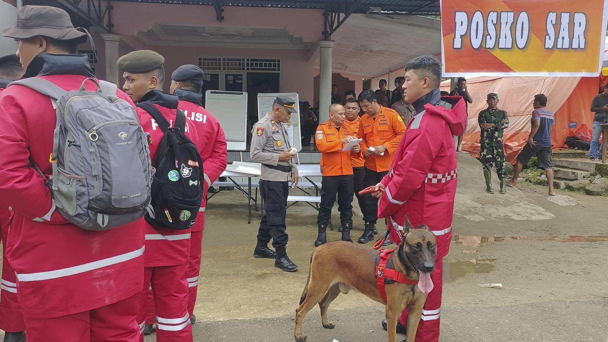 ۱۲ کشته و ۱۸ مفقودی در رانش زمین در اندونزیا