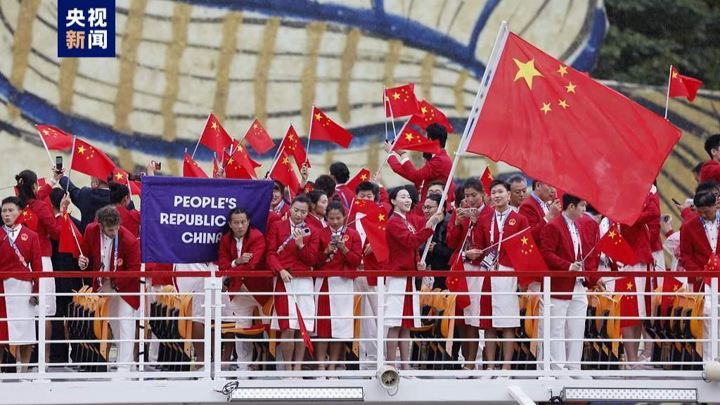 المپیک ۲۰۲۴ پاریس – عبور کاروان چین از روی رودخانه سنا