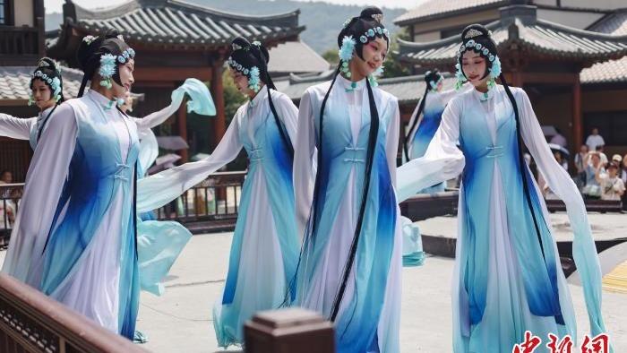 Festival Opera Perkaya Kehidupan Warga Wuxi