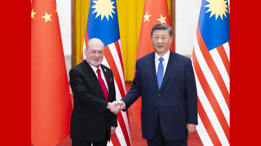 Xi Jinping przeprowadził rozmowę z najwyższym przywódcą Malezji