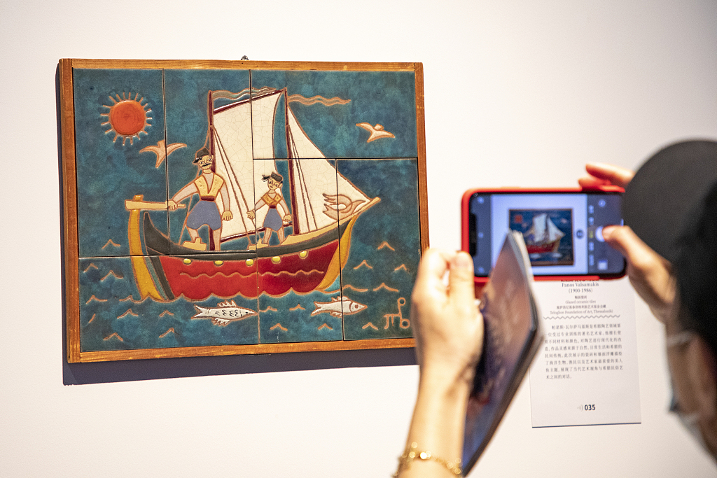 Foto: Një vepër e artit grek në ekspozitën e zhvilluar me rastin e Vitit të Kulturës e Turizmit Kinë-Greqi, Muzeu i Shangait, 19 korrik, 2022 (Foto:VCG)