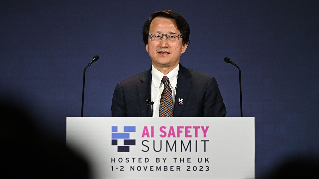Ο Γου Τζαοχούι, υφυπουργός επιστήμης και τεχνολογίας της Κίνας, μιλά στη σύνοδο κορυφής για την ασφάλεια AI στο Bletchley Park στο Bletchley, Βρετανία, 1η Νοεμβρίου 2023. /CFP