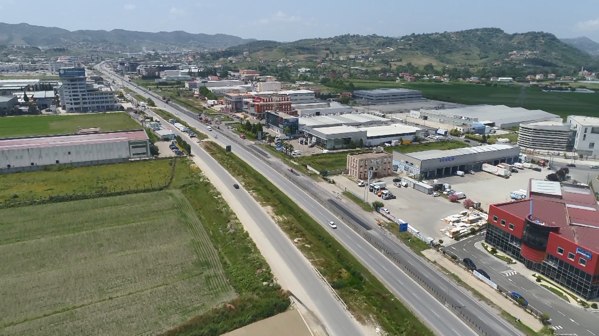 Autostrada Tiranë-Durrës ( Foto ABD news)